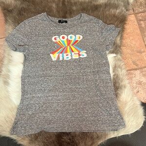 Modern‎ Canvas Tee